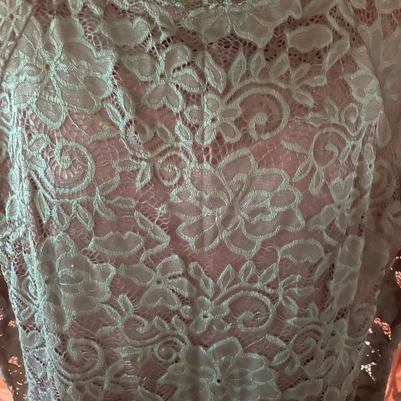 LACE DRESS - SIZE Large - Picture 2 of 3